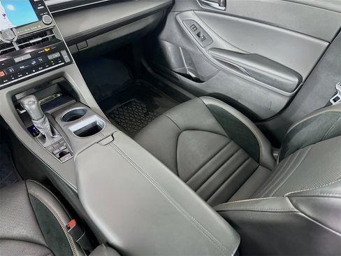 Certified 2021 Toyota Avalon XSE image 24