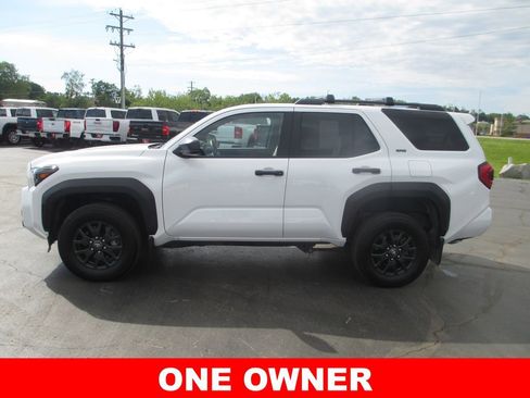 Used 2026 Toyota 4Runner SR5 AWD/4WD image 10