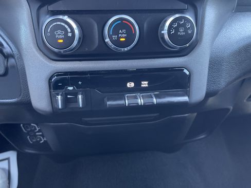Used 2022 RAM 2500 Big Horn AWD/4WD image 28