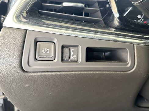 Used 2025 Cadillac XT5 Premium Luxury image 21