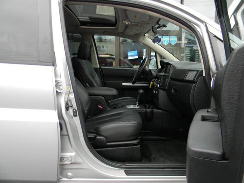 Used 2011 Mitsubishi Endeavor SE image 15