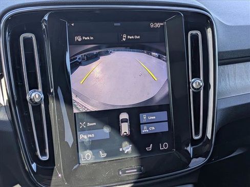 Used 2019 Volvo XC40 T4 Inscription image 13