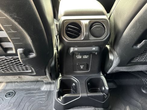 Used 2021 Jeep Gladiator Rubicon image 7