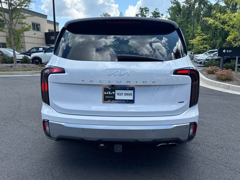 Used 2024 Kia Telluride SX Prestige w/ Towing Package AWD/4WD image 6