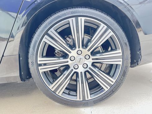 Used 2023 Volvo S90 B6 Ultimate image 12