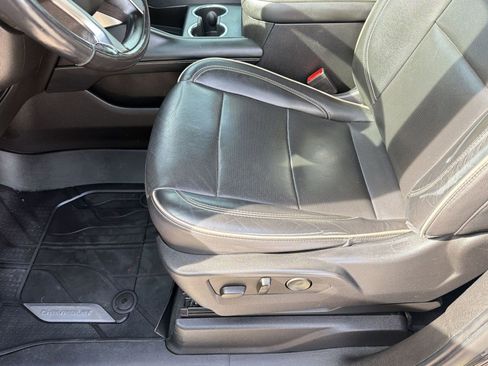 Used 2021 Chevrolet Suburban Premier w/ Premium Package image 12