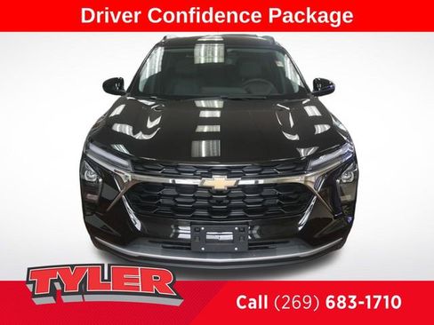 New 2026 Chevrolet Trax LT w/ Driver Confidence Package FWD image 2