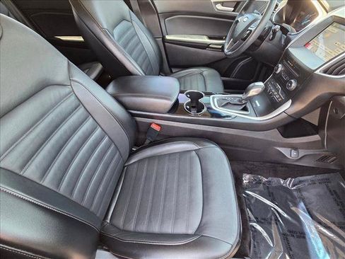 Used 2017 Ford Edge SEL w/ Equipment Group 201A FWD image 19