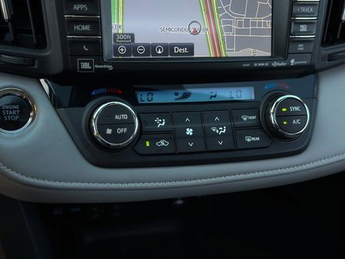 Used 2018 Toyota RAV4 Limited image 8
