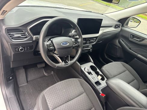 Used 2023 Ford Escape Active w/ Tech Pack #1 AWD/4WD image 11