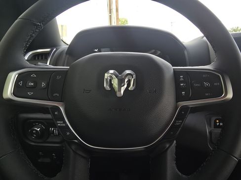 Used 2025 RAM 1500 Big Horn RWD image 21