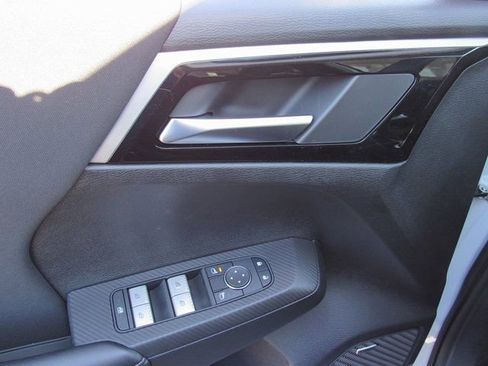 New 2026 Mitsubishi Outlander ES FWD image 11