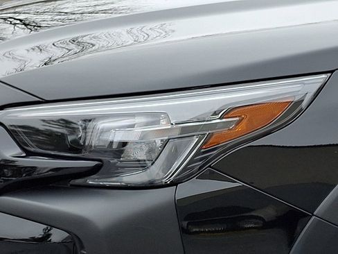 Certified 2025 Subaru Outback Limited image 9