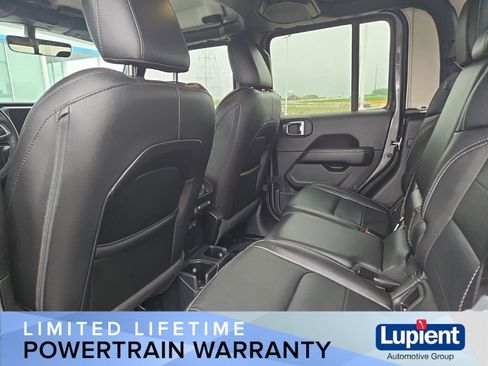 Used 2022 Jeep Gladiator Overland w/ Popular Equipment Package AWD/4WD image 14