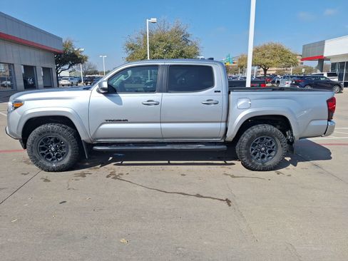 Used 2022 Toyota Tacoma SR5 image 3