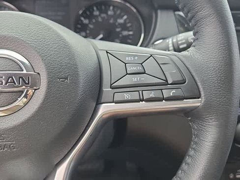 Used 2019 Nissan Rogue FWD image 25
