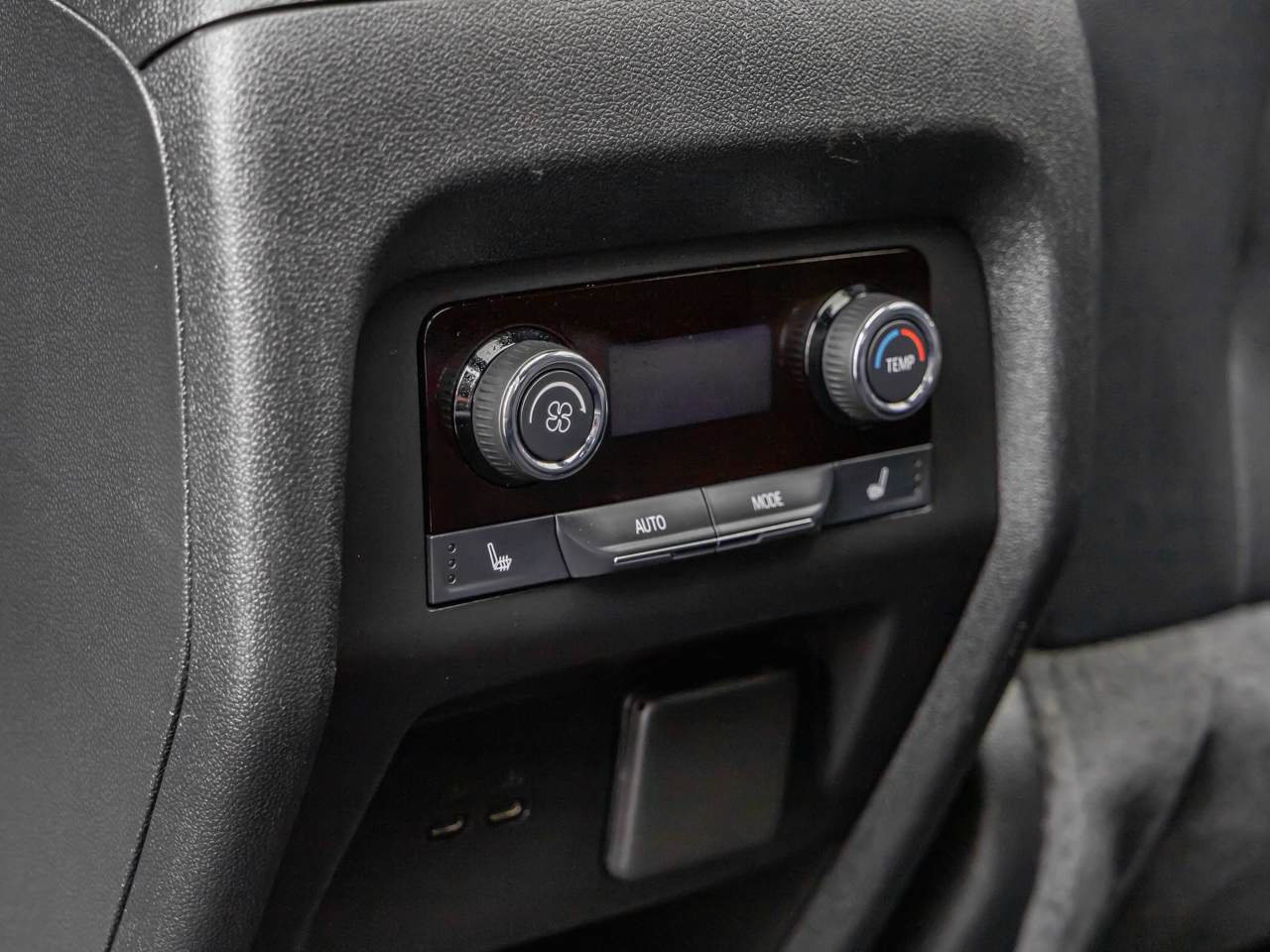 Used 2025 Chevrolet Traverse RS w/ LPO, Floor Liner Package FWD image 21