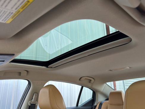 Used 2022 Nissan Sentra SV w/ SV Premium Package image 11