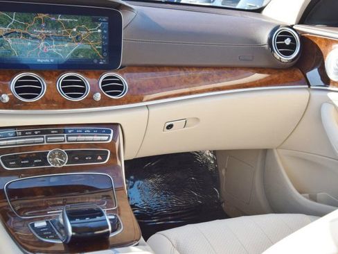 Used 2020 Mercedes-Benz E 450 4MATIC Sedan w/ Driver Assistance Package image 28