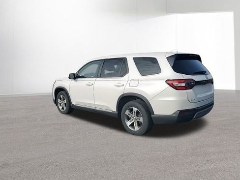 Used 2023 Honda Pilot EX-L image 6