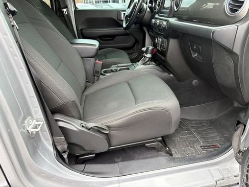 Used 2020 Jeep Wrangler Unlimited Sahara image 13