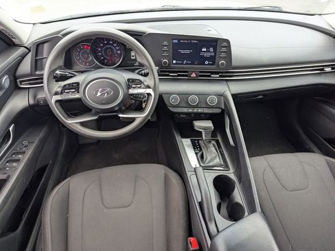 Used 2023 Hyundai Elantra SE FWD image 28