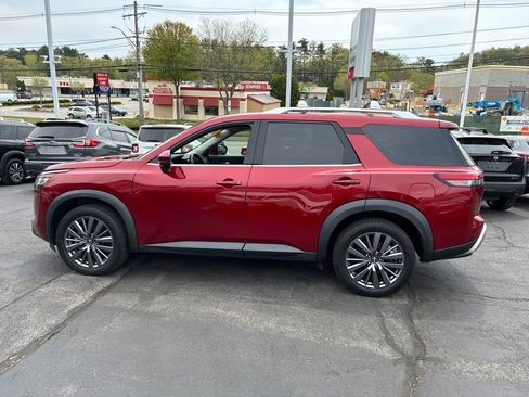Certified 2023 Nissan Pathfinder SL w/ SL Premium Package AWD/4WD image 4