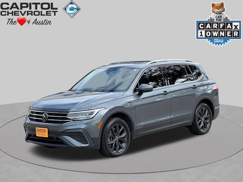 Used 2024 Volkswagen Tiguan SE w/ Panoramic Sunroof Package FWD image 1
