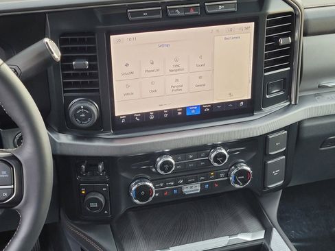 Used 2024 Ford F250 Platinum image 14