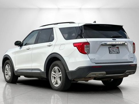 Used 2022 Ford Explorer XLT w/ Equipment Group 202A AWD/4WD image 5