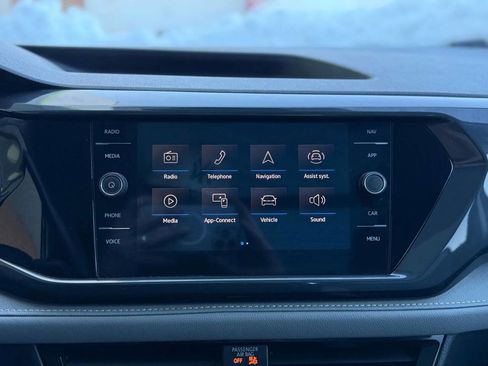 Used 2022 Volkswagen Taos SEL w/ Panoramic Sunroof Package AWD/4WD image 19