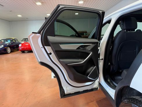 Used 2025 Jaguar F-PACE R-Dynamic S AWD/4WD image 20