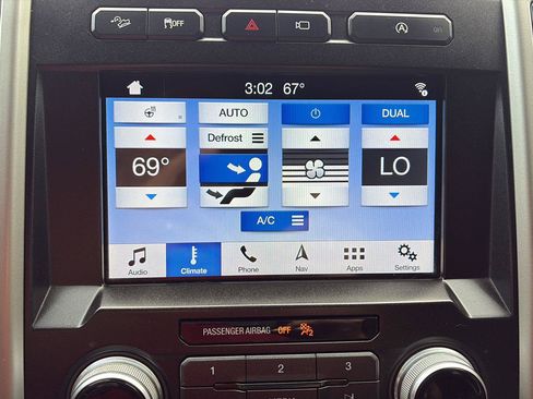Used 2018 Ford F150 Lariat w/ Equipment Group 502A Luxury AWD/4WD image 14