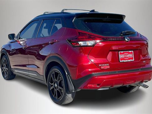 Used 2021 Nissan Kicks SR w/ SR Premium Package image 4