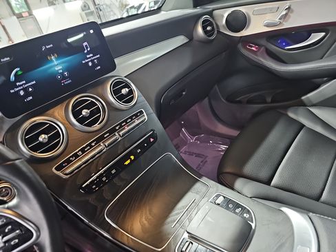 Used 2022 Mercedes-Benz GLC 300 4MATIC image 28
