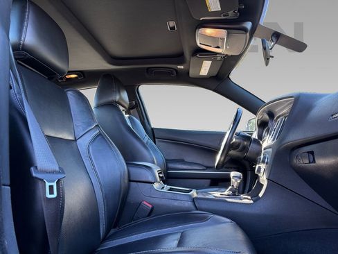 Used 2022 Dodge Charger SXT w/ Leather Interior Group image 10