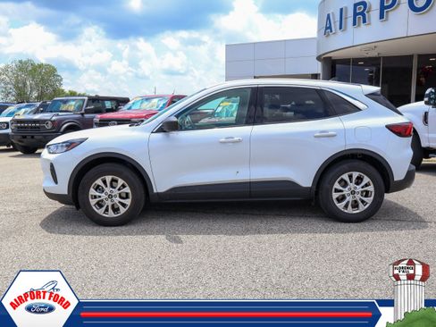 Used 2024 Ford Escape Active AWD/4WD image 2