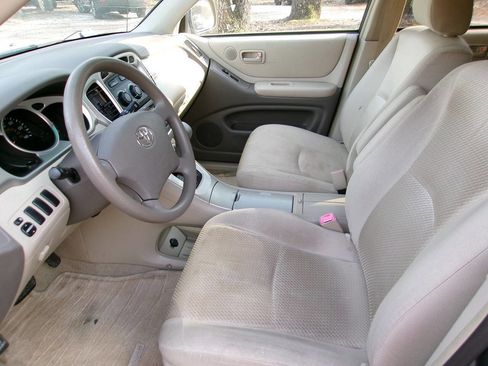 Used 2005 Toyota Highlander 2WD image 6