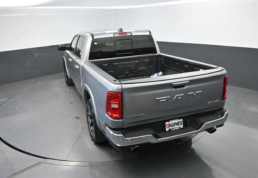 Used 2025 RAM 1500 Laramie AWD/4WD image 26