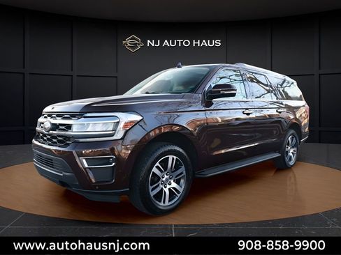 Used 2024 Ford Expedition Max Limited AWD/4WD image 4