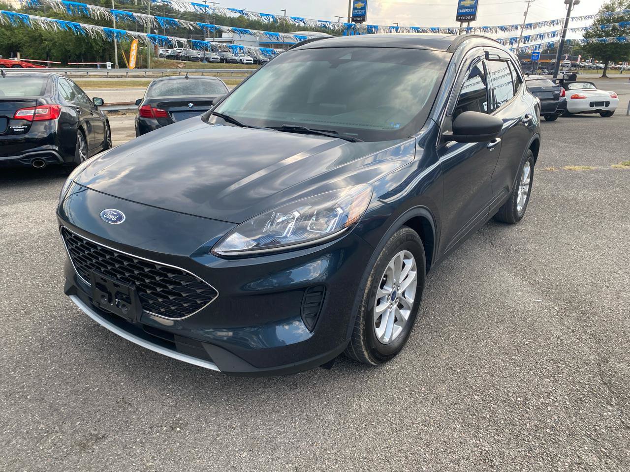 Used 2022 Ford Escape SE w/ Convenience Package FWD image 3