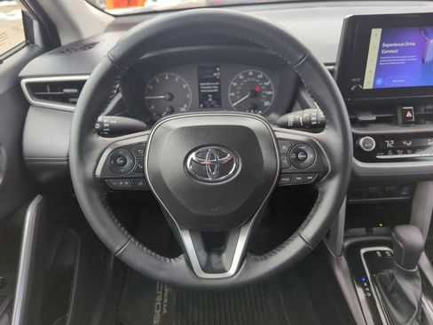 Used 2024 Toyota Corolla Cross LE image 18