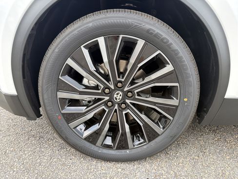 New 2026 Toyota C-HR AWD/4WD image 11