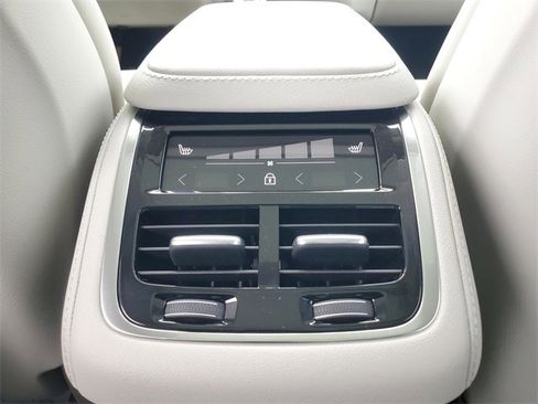 New 2026 Volvo XC90 T8 Ultra w/ Protection Package Premier image 31