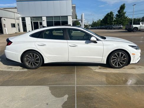 Used 2022 Hyundai Sonata Limited w/ Preferred Accessory Package FWD image 3