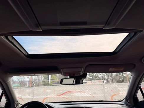 Used 2018 Honda Pilot Touring image 38