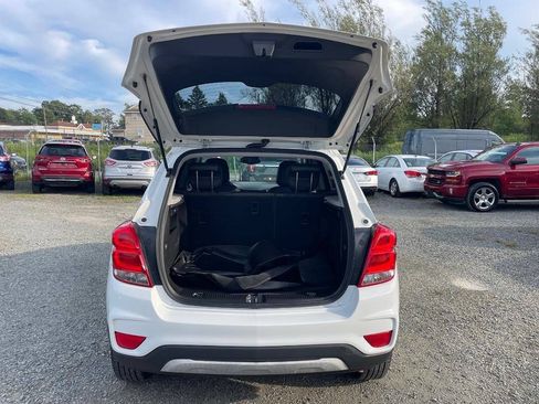Used 2017 Chevrolet Trax LT w/ LT Convenience Package FWD image 26