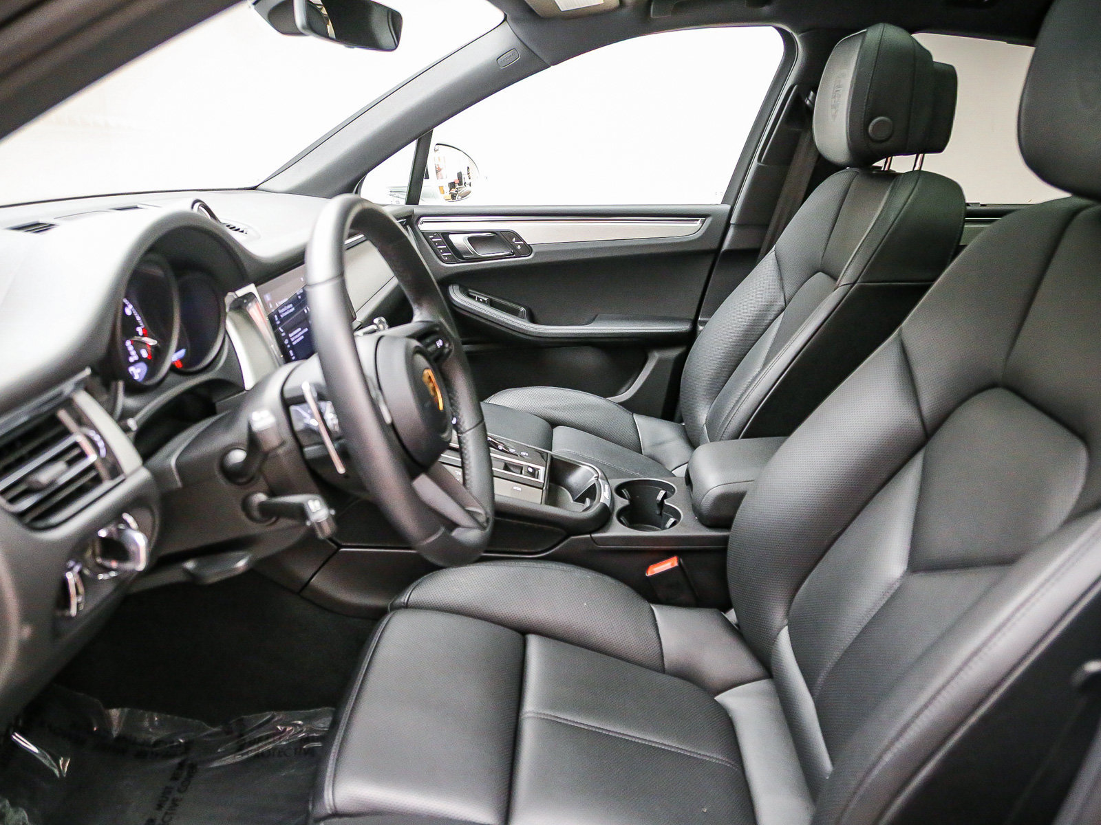 Certified 2026 Porsche Macan AWD/4WD image 55