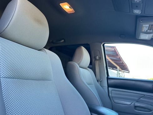 Used 2015 Toyota Tacoma PreRunner w/ TRD Sport Package RWD image 18