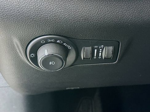 Certified 2025 Jeep Compass Limited AWD/4WD image 17